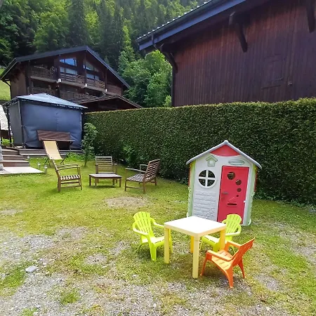 Meuble Classe 3 Etoiles De 72 M2, 2