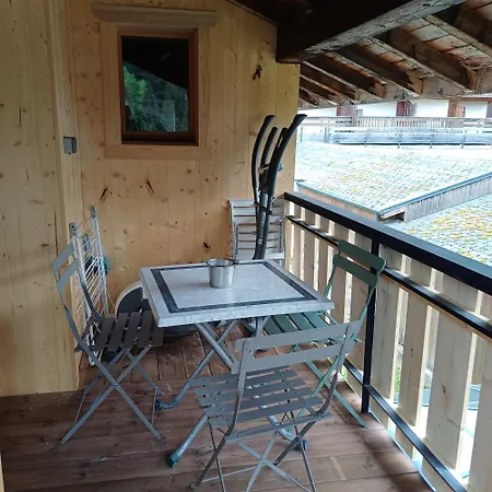 Meuble Classe 3 Etoiles De 72 M2, 2